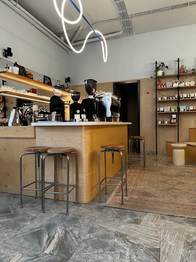 7AM Roasters - specialty coffee shop in Vračar