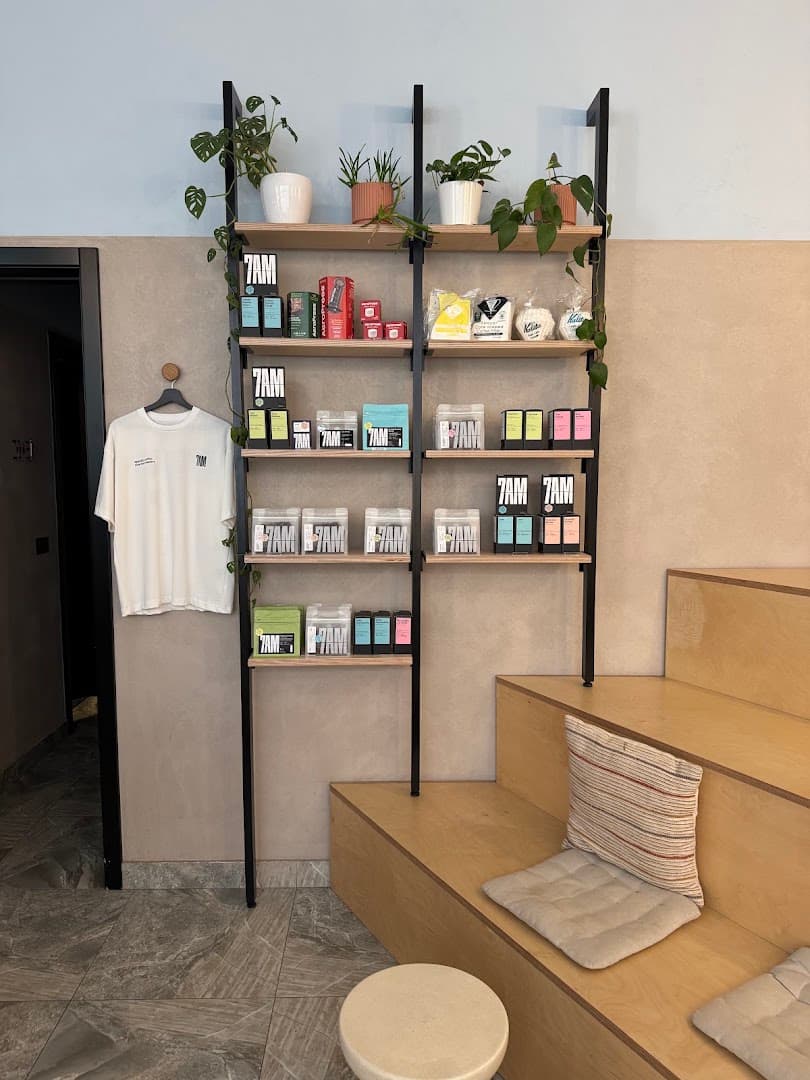7AM Roasters - specialty coffee shop in Vračar