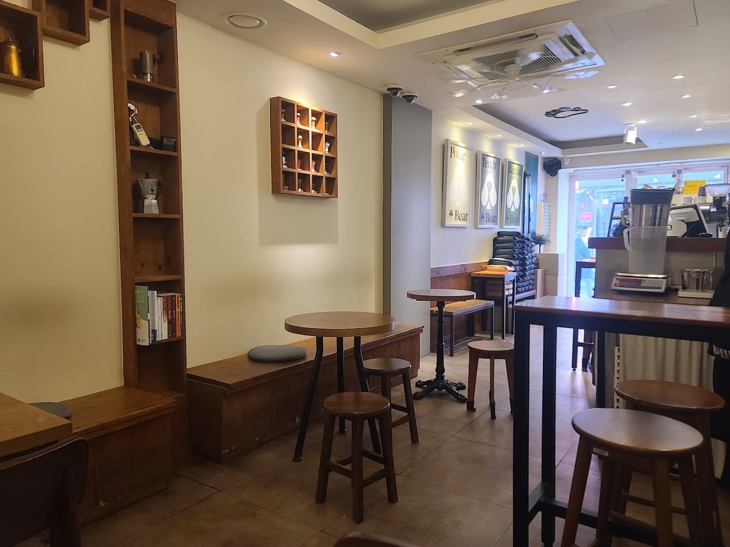 Gom Coffee Roasters - specialty coffee shop in Seoul
