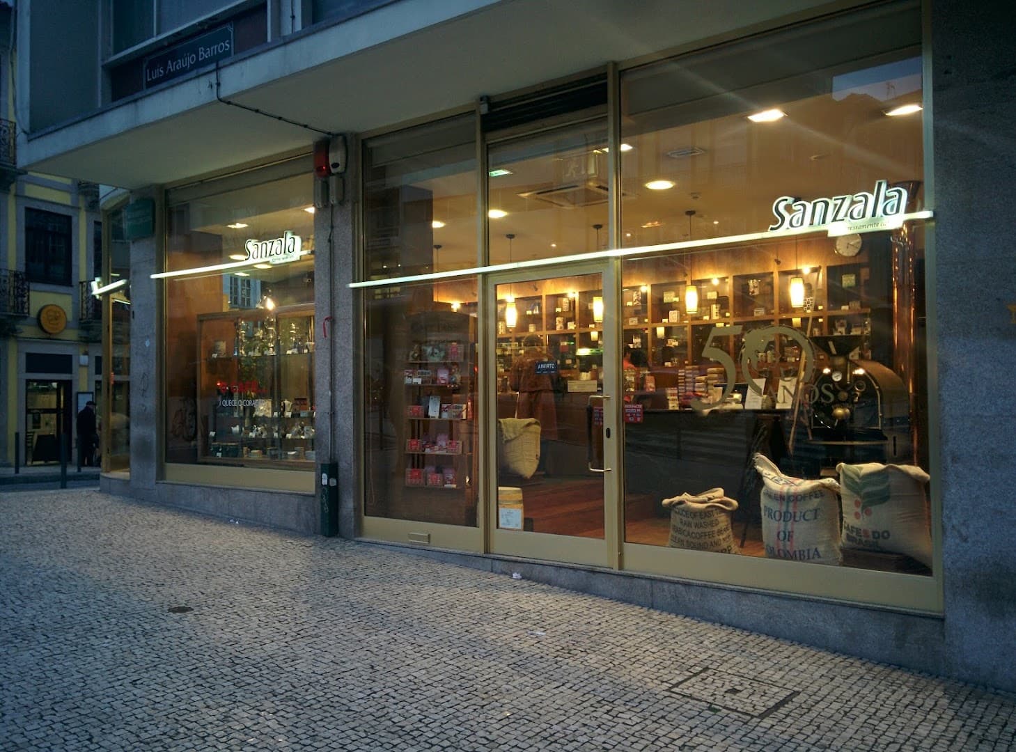 Sanzala Coffee Roasters - specialty coffee shop in Porto