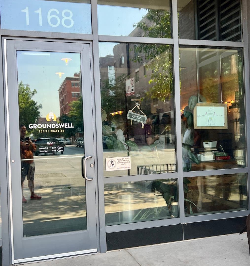Groundswell specialty coffee shop in Chicago - photo 6