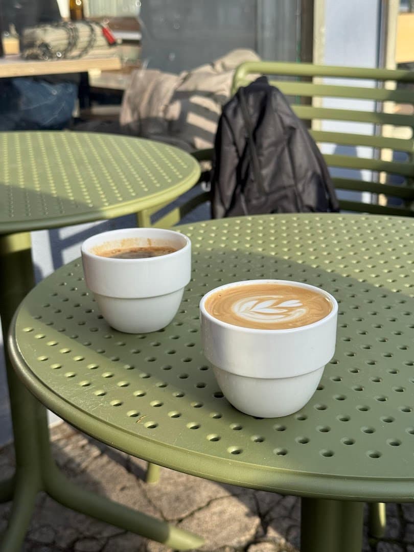 AKKURAT Café - specialty coffee shop in Bezirk Friedrichshain-Kreuzberg