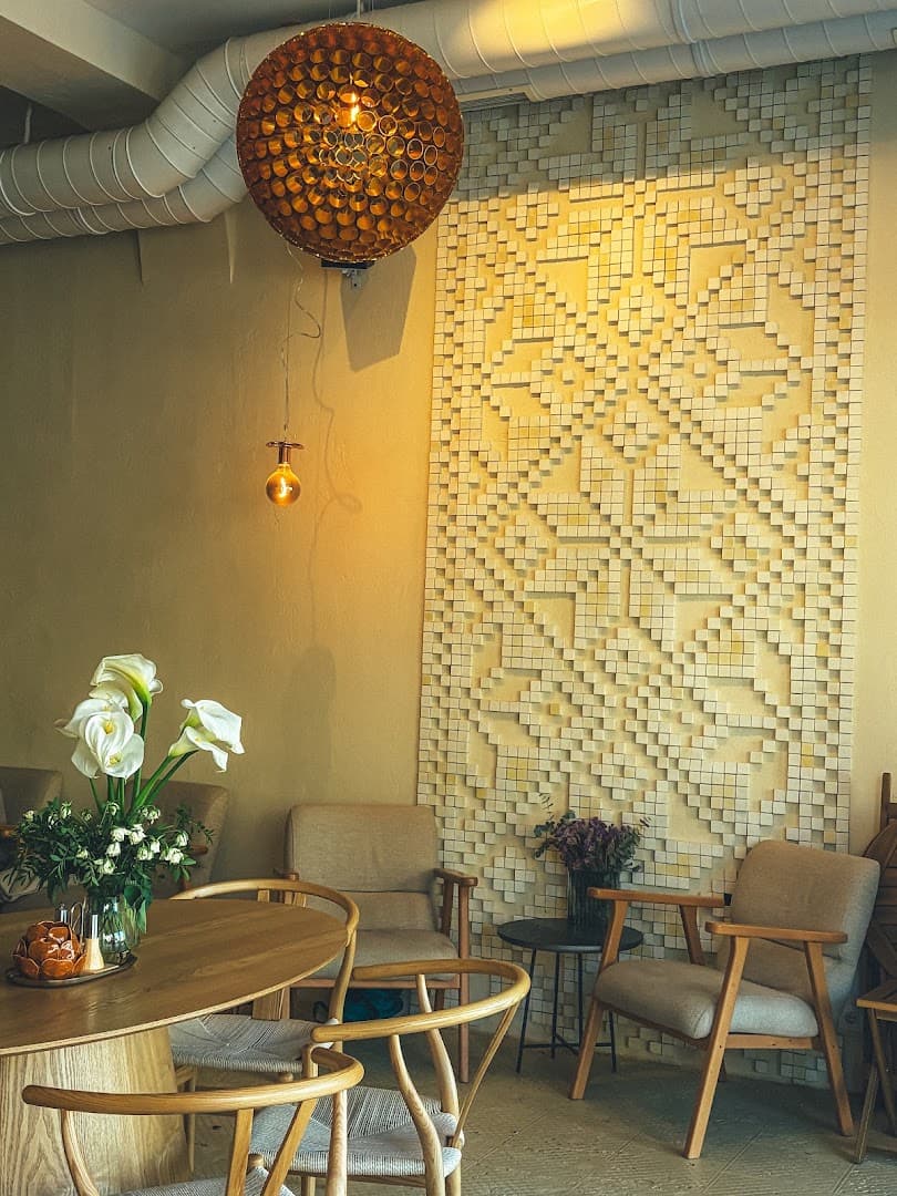 MATES coffee roasters food & wine - specialty coffee shop in Dorćol