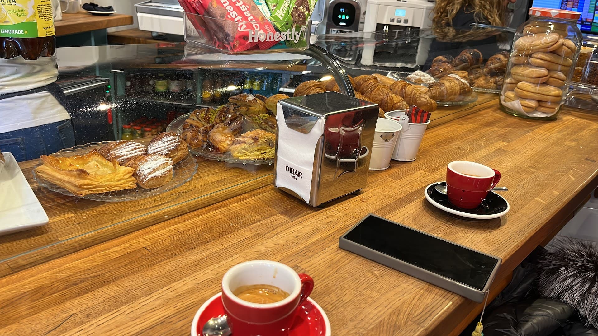 Tostaderos Bon Mercat Llibreteria specialty coffee shop in Barcelona - photo 8