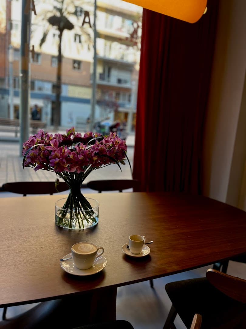 Kaapeh specialty coffee shop in Barcelona - photo 7