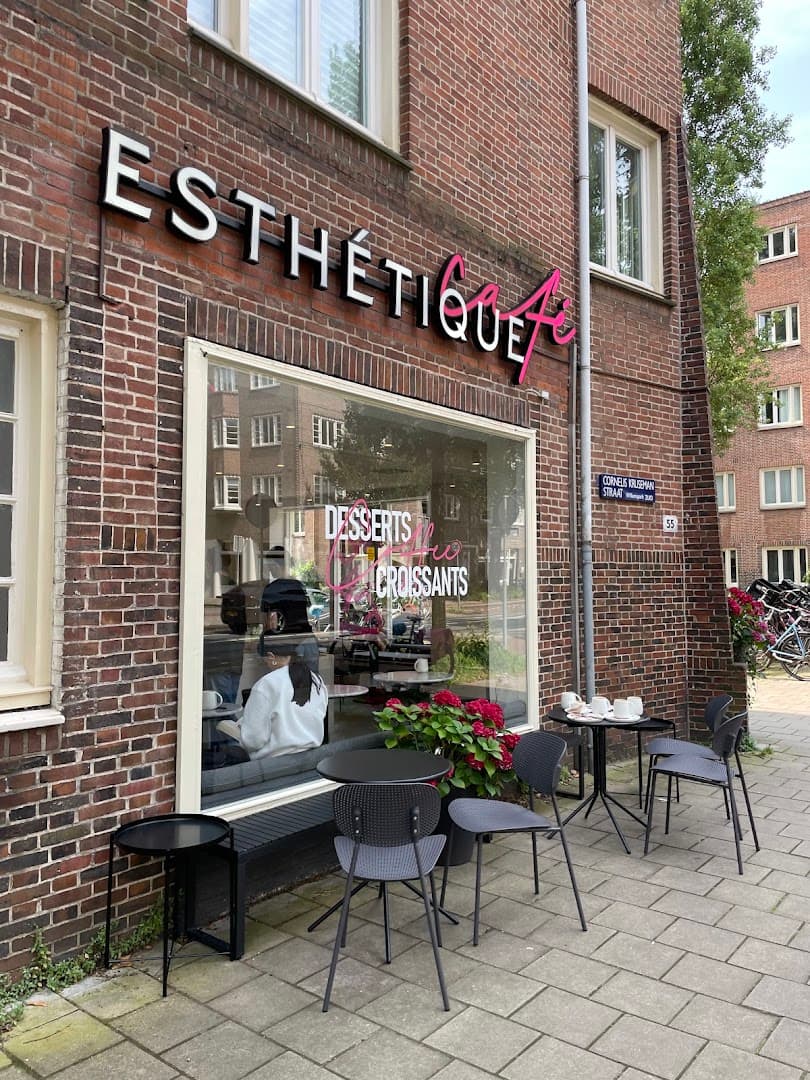 Esthétique cafe - specialty coffee shop in Amsterdam