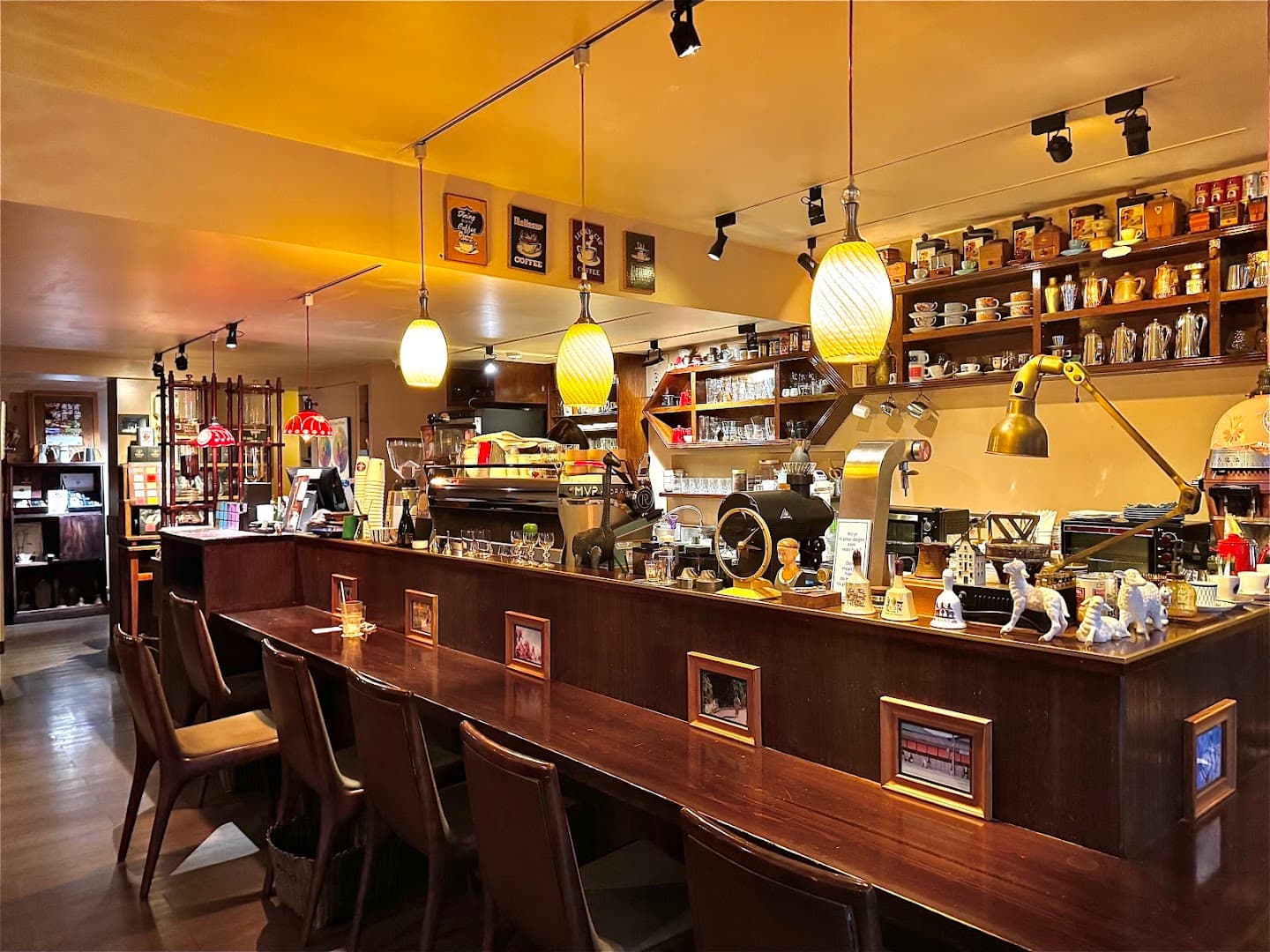RUFOUS COFFEE - specialty coffee shop in Taipei