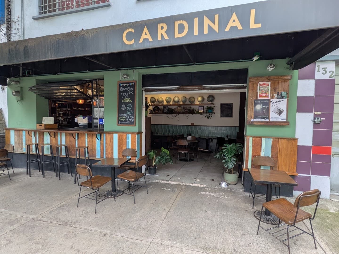 Storefront of Cardinal Casa de Café, specialty coffee shop in Mexico City