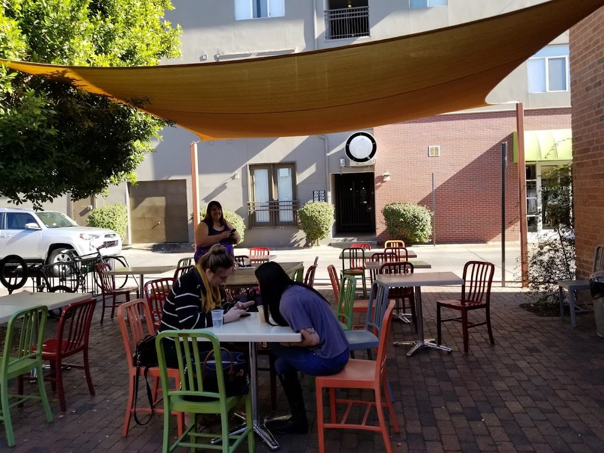 Lola Coffee - specialty coffee shop in Phoenix