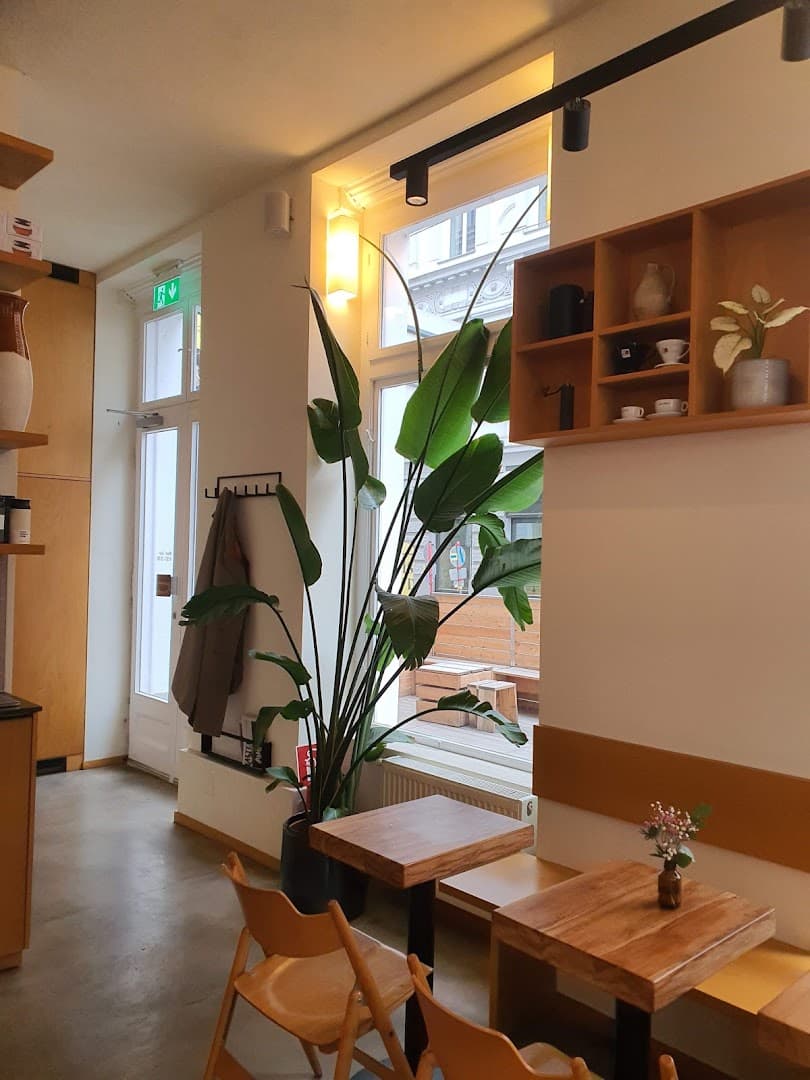 Jonas Reindl Coffee Roasters - specialty coffee shop in Vienna