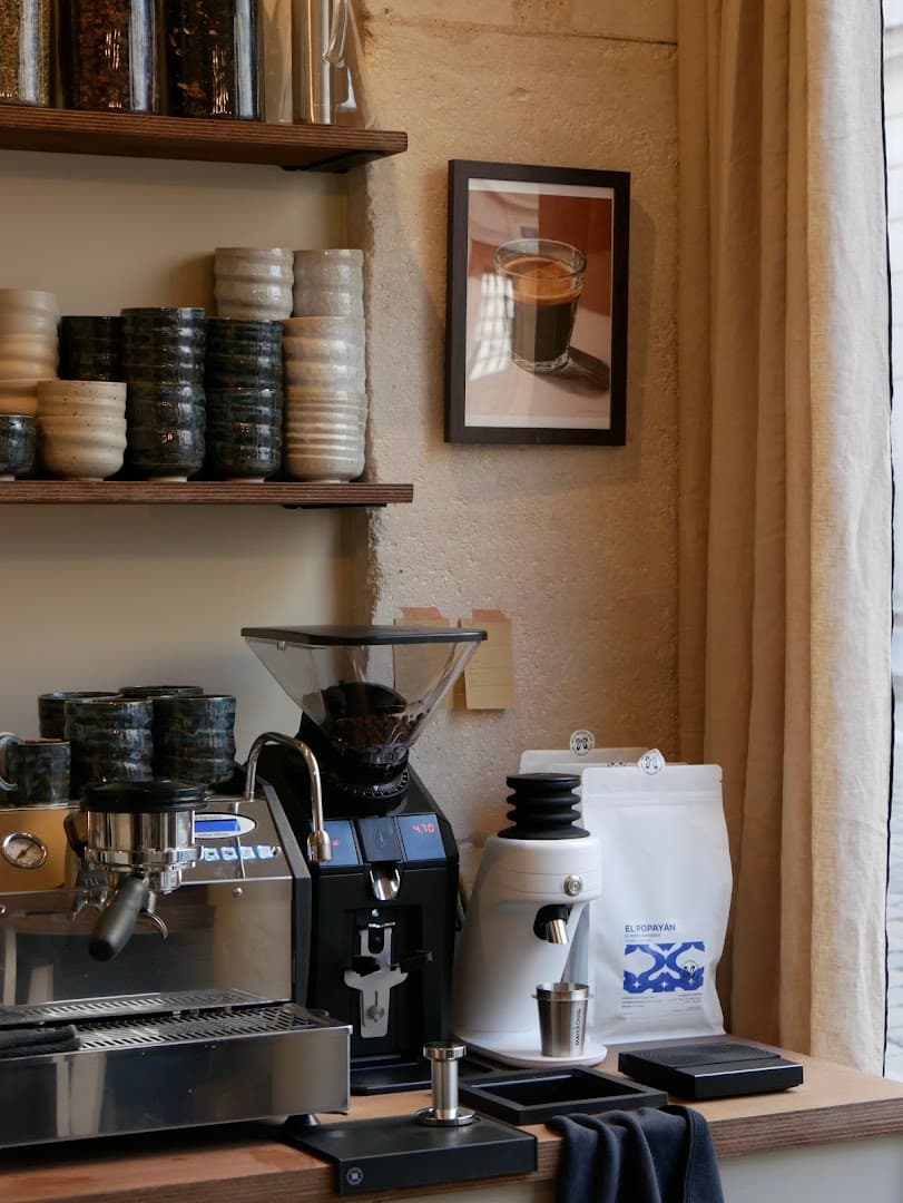 Co. coffee & craft - specialty coffee shop in Paris