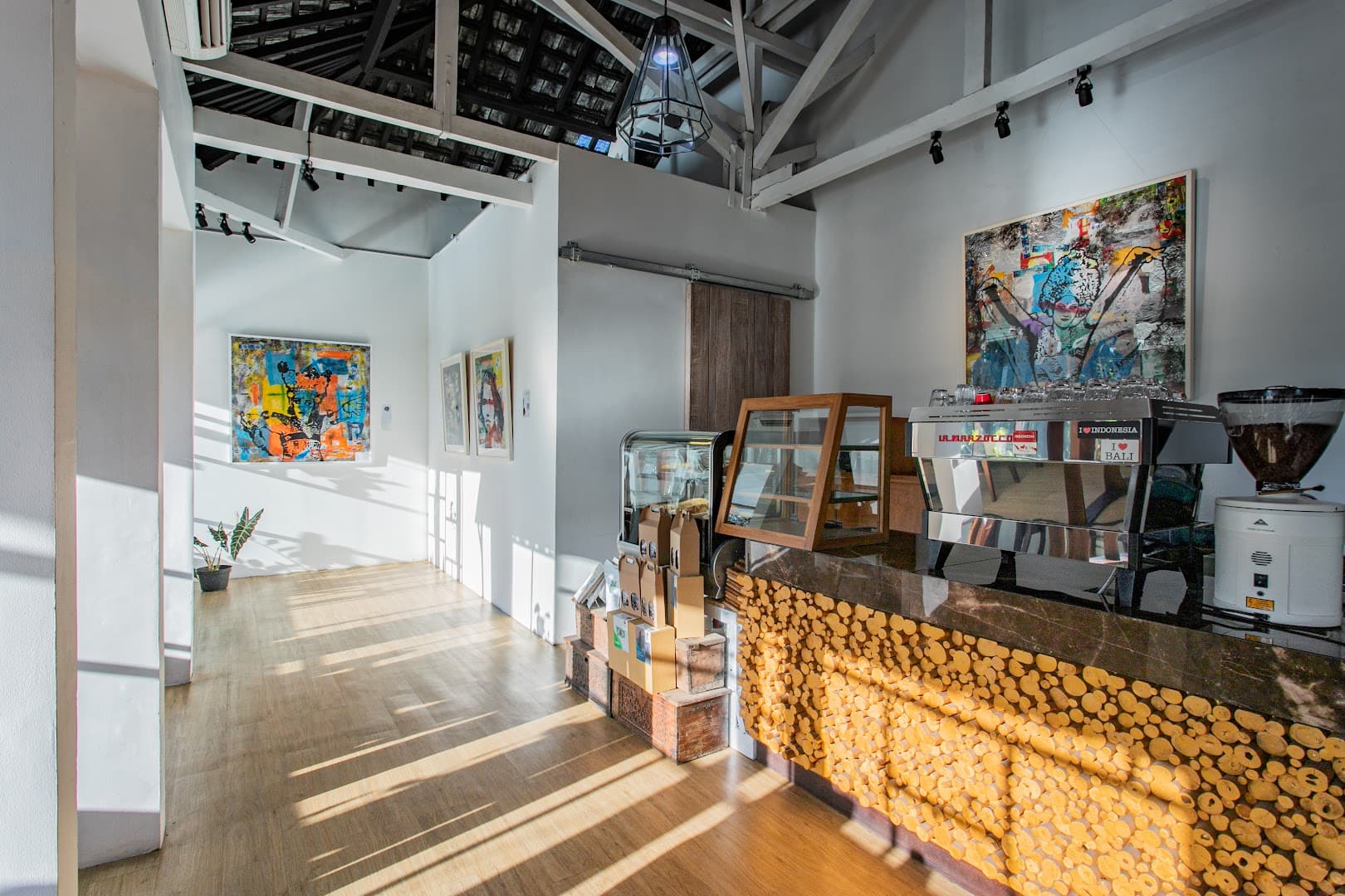 Second Floor Coffee - specialty coffee shop in Bali