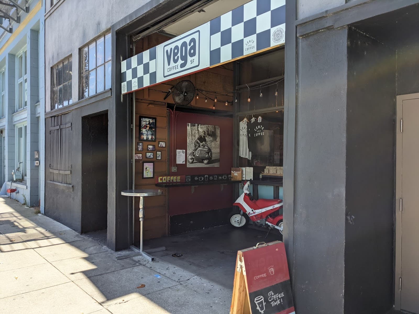 Cafe Suspiro - coffee, records, and books! - specialty coffee shop in SoMa