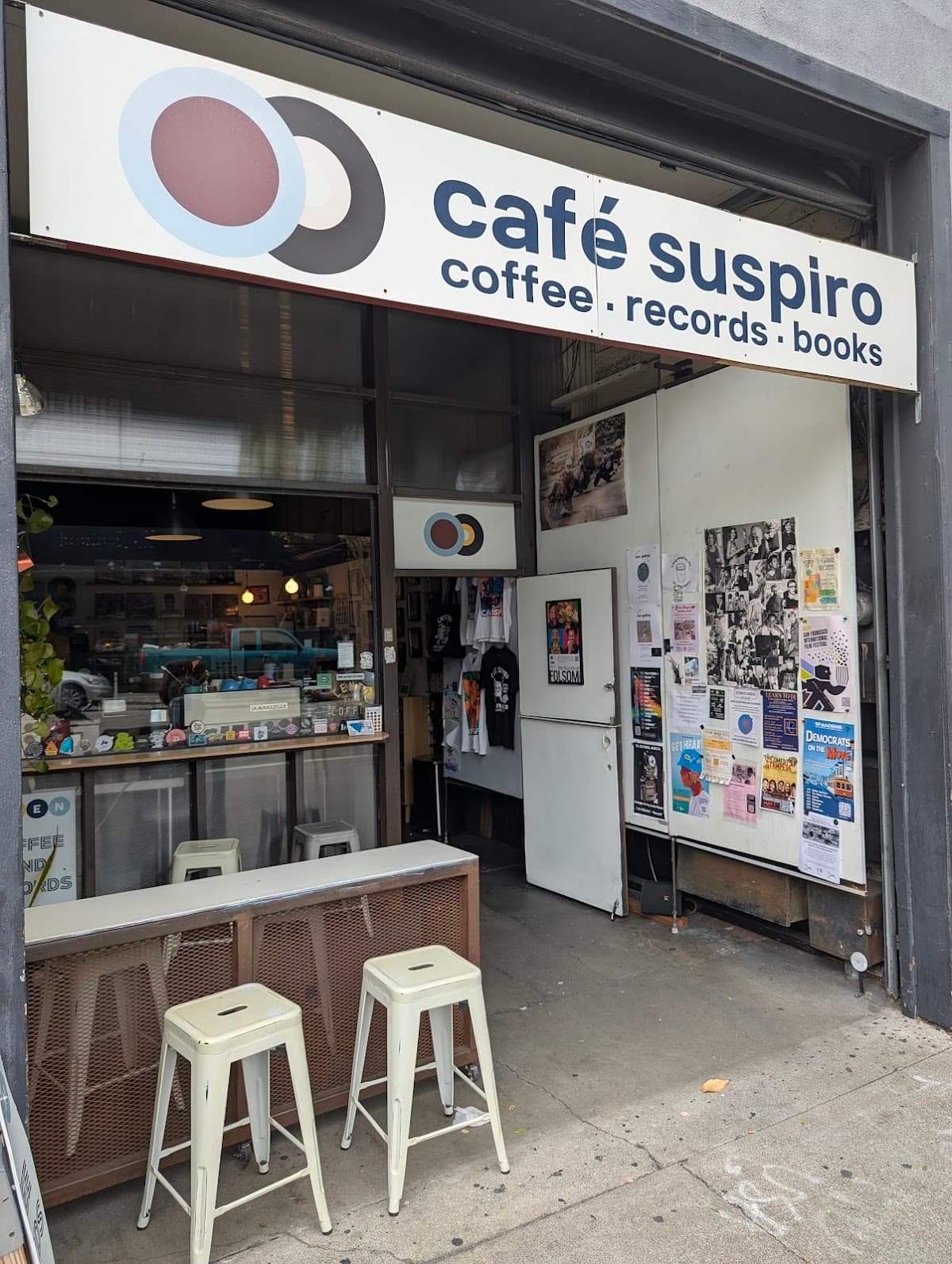 Cafe Suspiro - coffee, records, and books! specialty coffee shop in San Francisco - photo 3