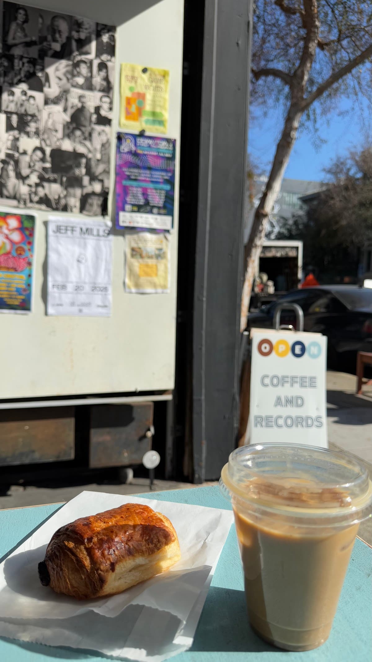 Cafe Suspiro - coffee, records, and books! specialty coffee shop in San Francisco - photo 7