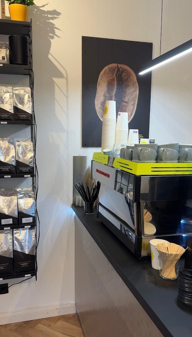 KAWA ROASTERY Coffeeshop X-Berg specialty coffee shop in Berlin - photo 6