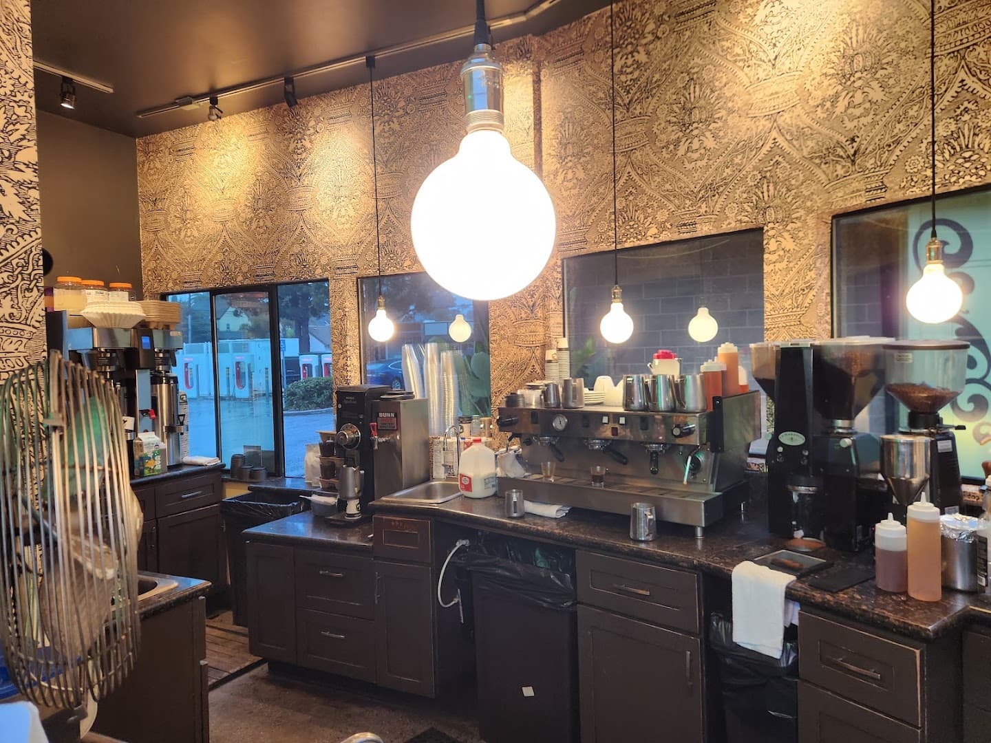 Lulus Midtown - specialty coffee shop in Santa Cruz