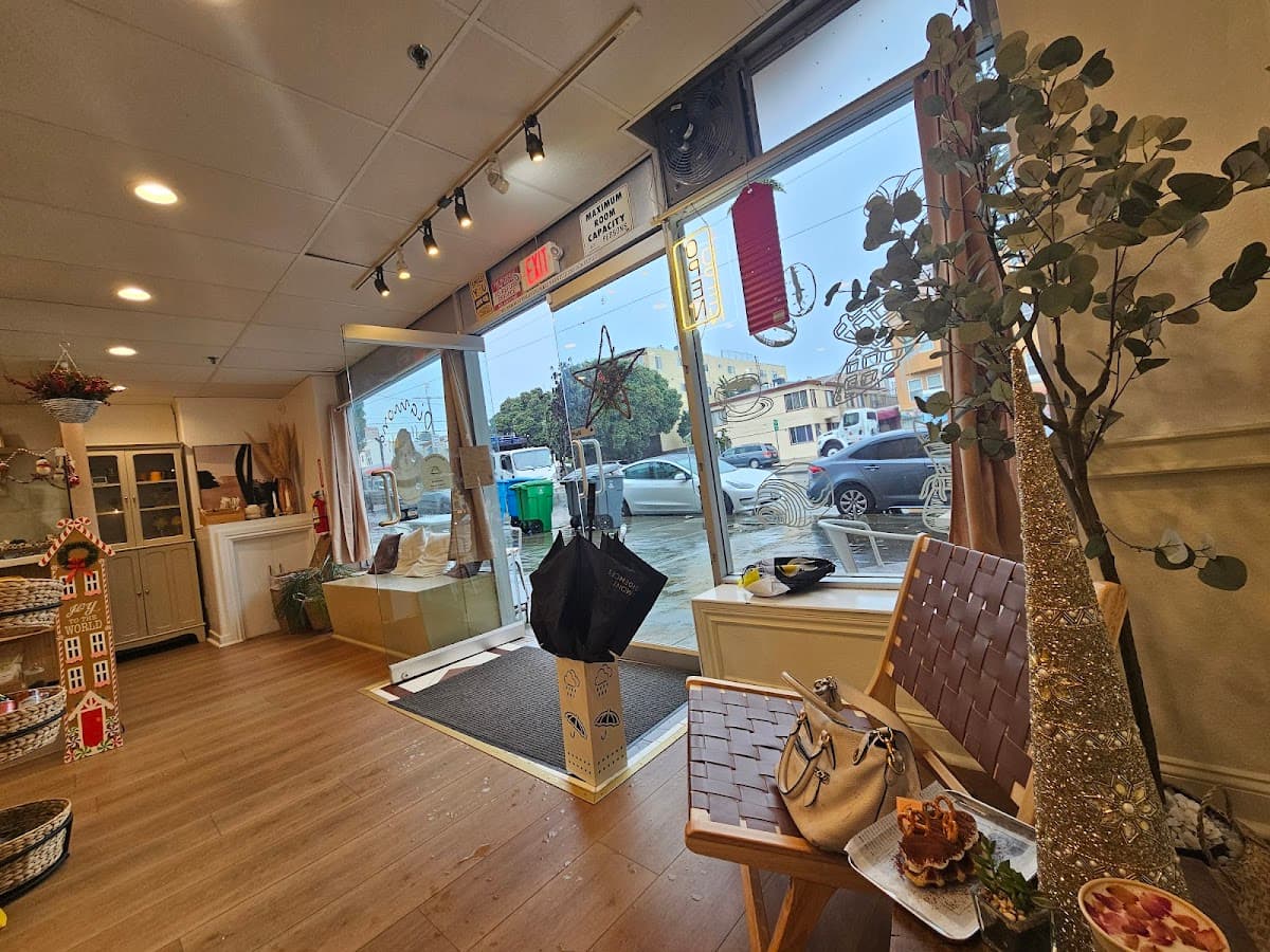 Diamond Coffee N Pastry - specialty coffee shop in Outer Richmond