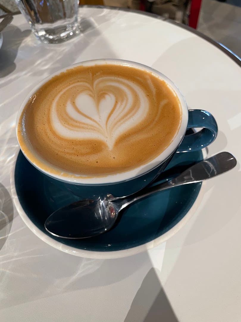 Ten Belles Bread | Coffee Shop | Pain au levain & torréfaction artisanale - specialty coffee shop in Paris
