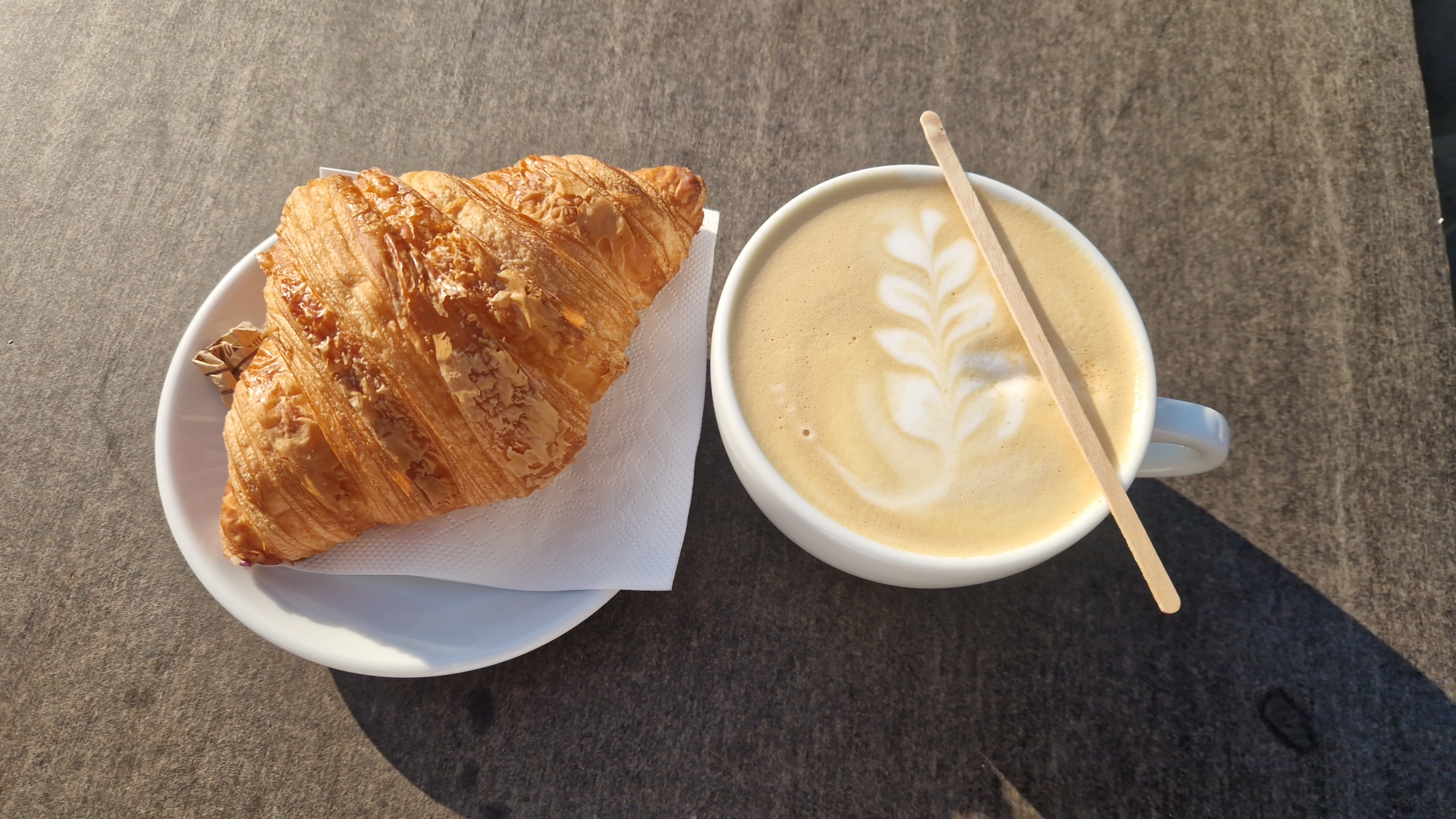 Coffee at Kiosek Dejvice, specialty coffee shop in Prague