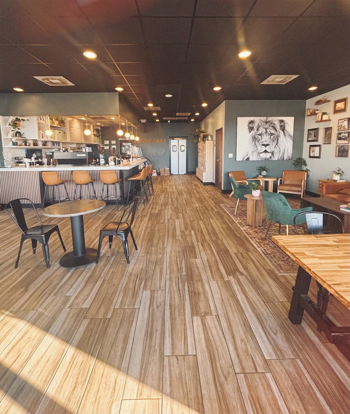 Lamppost Coffee - specialty coffee shop in Elm Fork