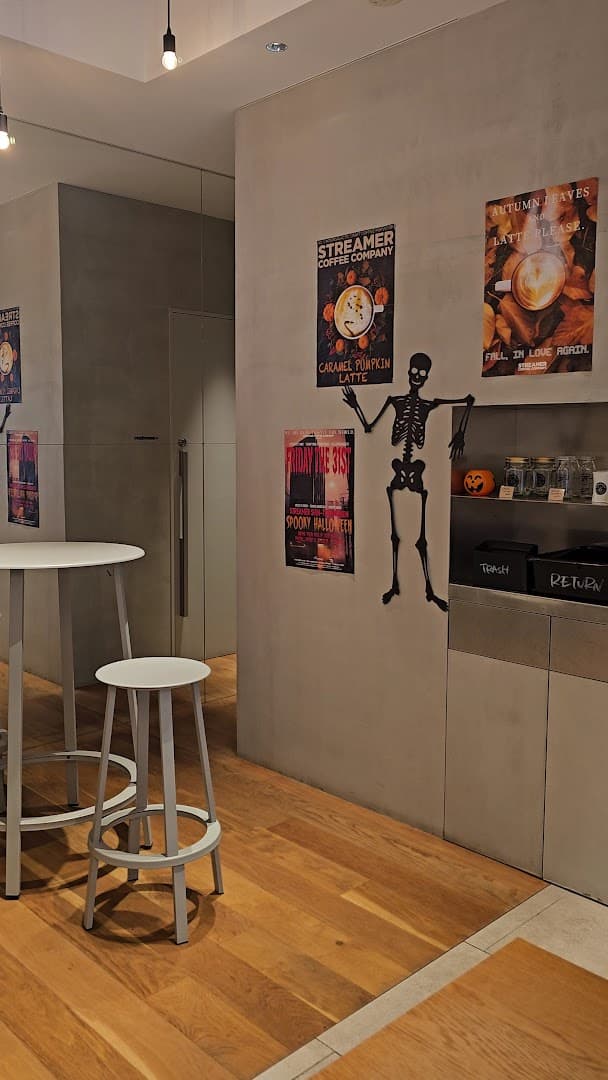 Streamer Coffee Company Shintora - specialty coffee shop in Tokyo