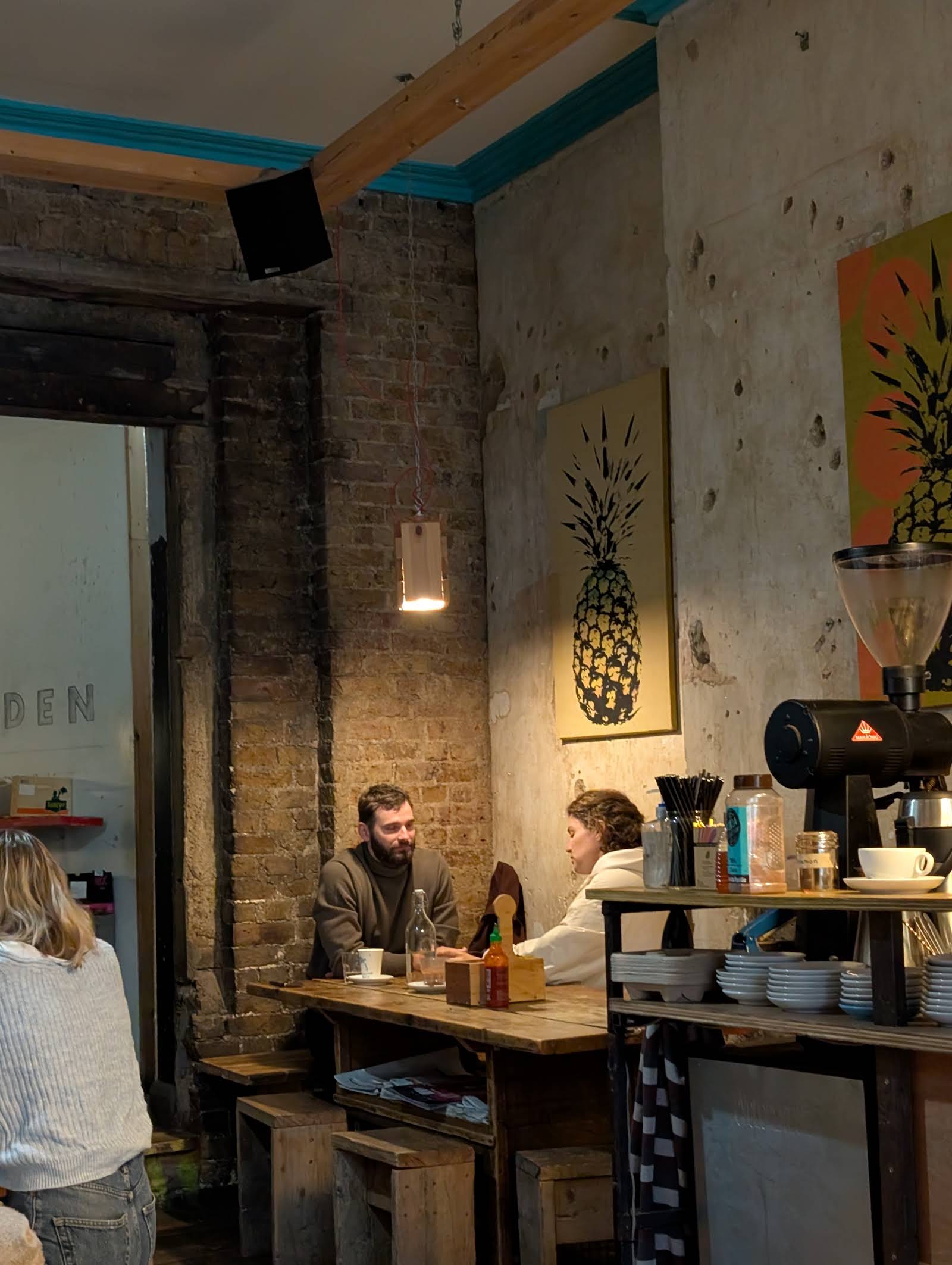 Vagabond N7 specialty coffee shop in London - photo 8