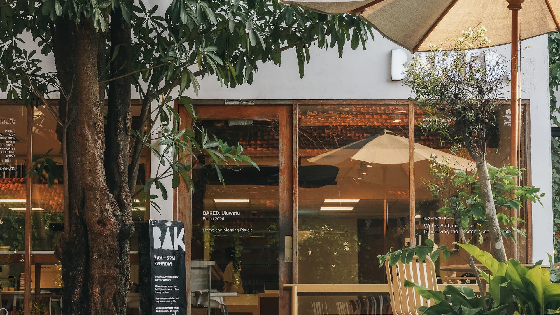 BAKED. Uluwatu - specialty coffee shop in Bali