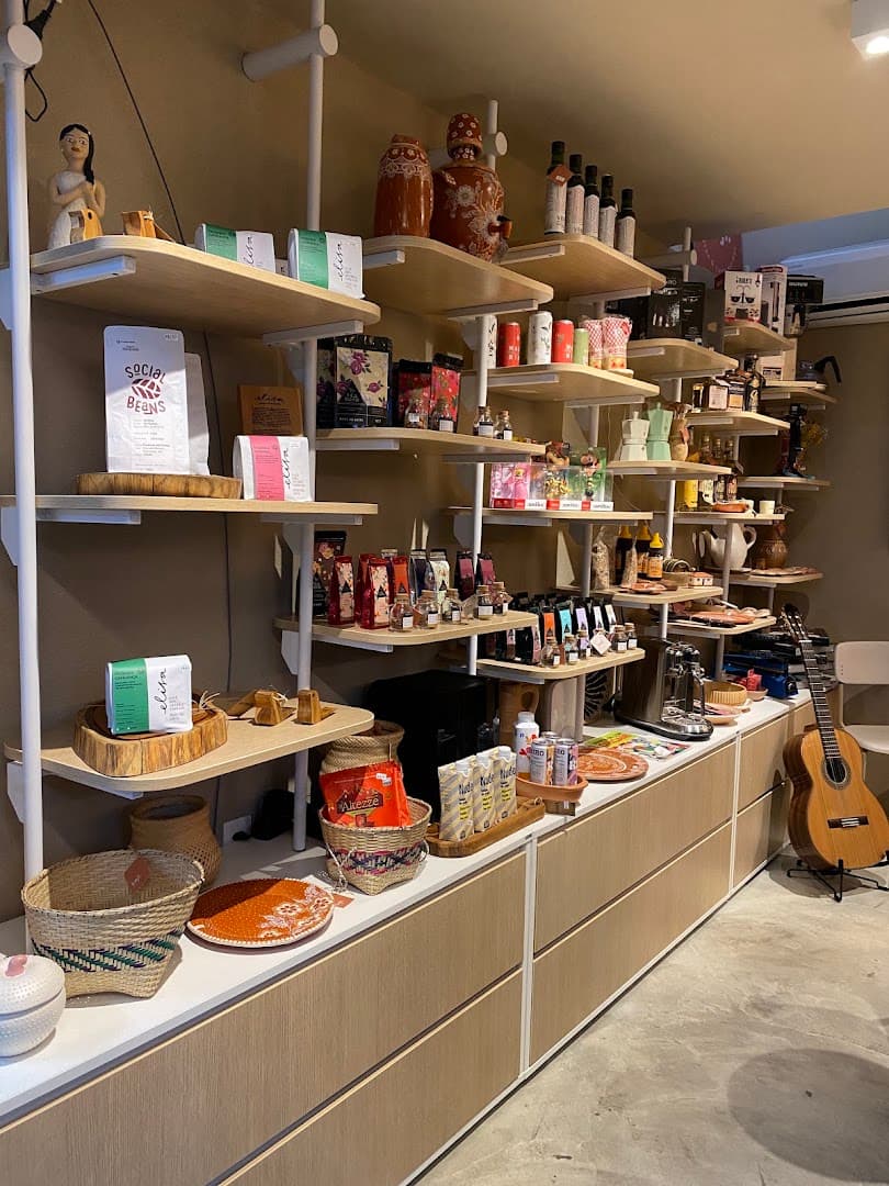 Kaji coffee & curio market - specialty coffee shop in São Paulo