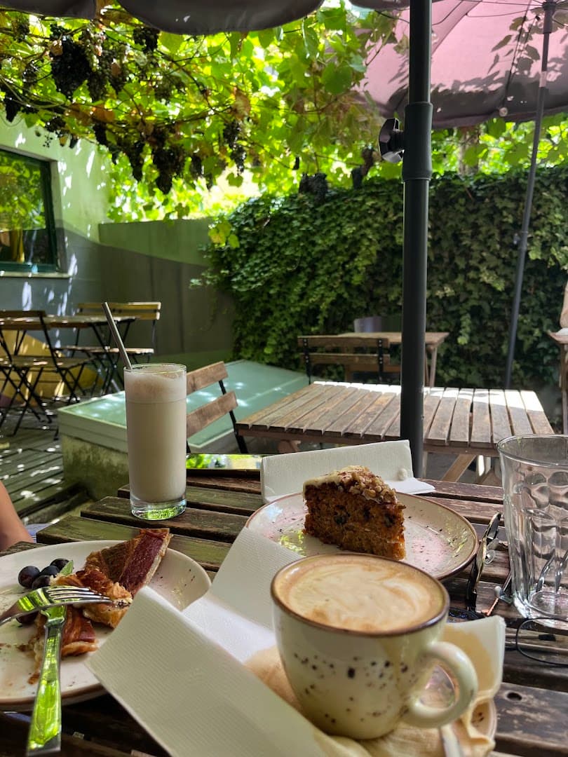 Dona Mira - Café, Bar e Cultura - specialty coffee shop in Paranhos
