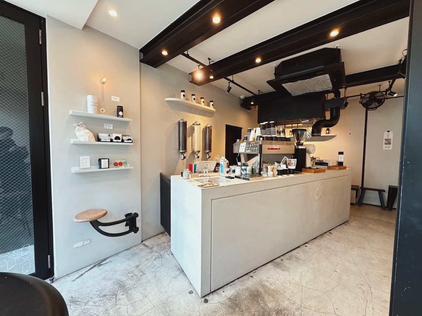 CHOP COFFEE CAT STREET — specialty coffee in Tokyo