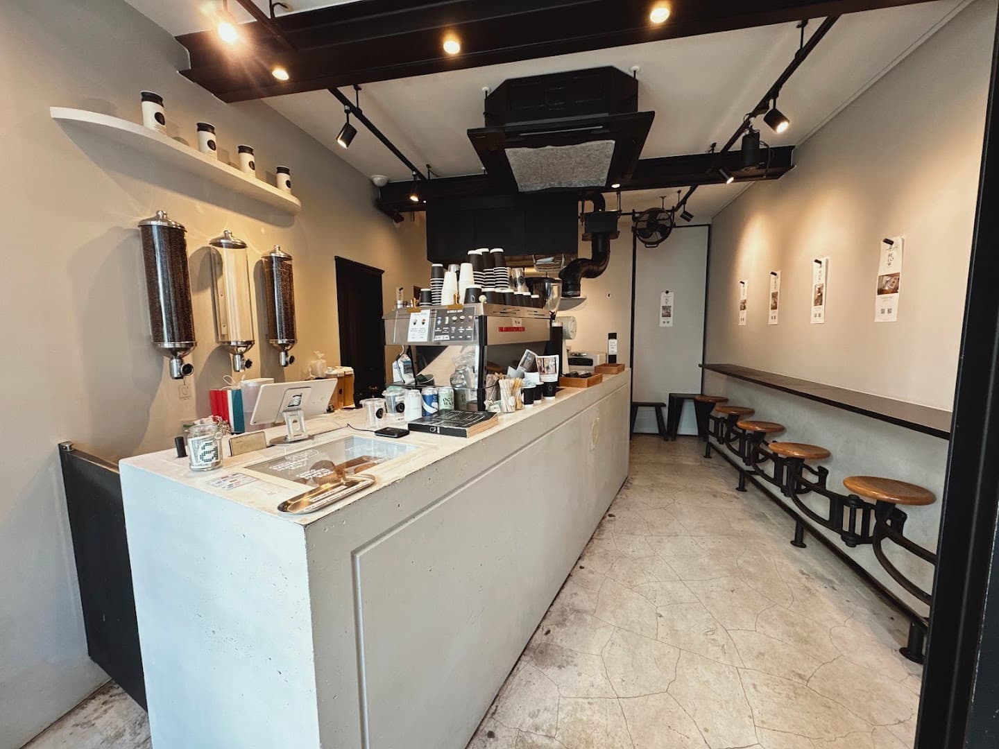 CHOP COFFEE CAT STREET - specialty coffee shop in Tokyo
