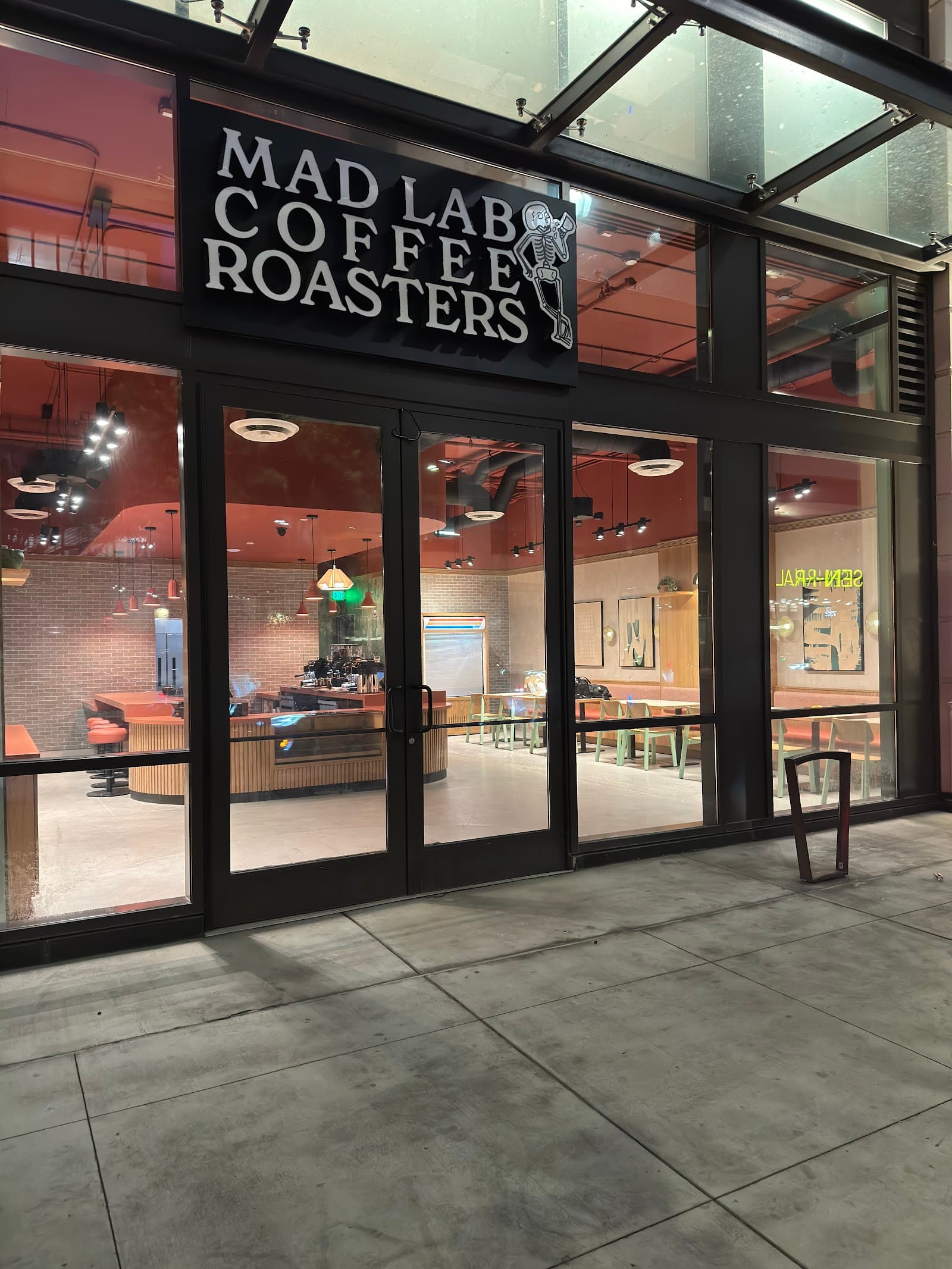 Mad Lab Coffee specialty coffee shop in Los Angeles - photo 8