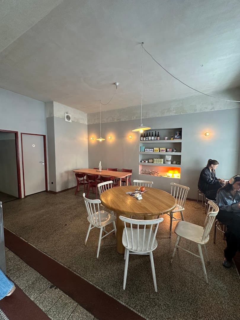 moe - specialty coffee shop in Prague