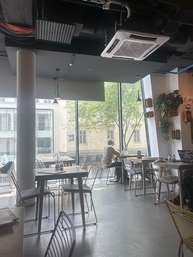 RAUWOLF Mariahilferstraße | Kaffeerösterei & Café - specialty coffee shop in Vienna
