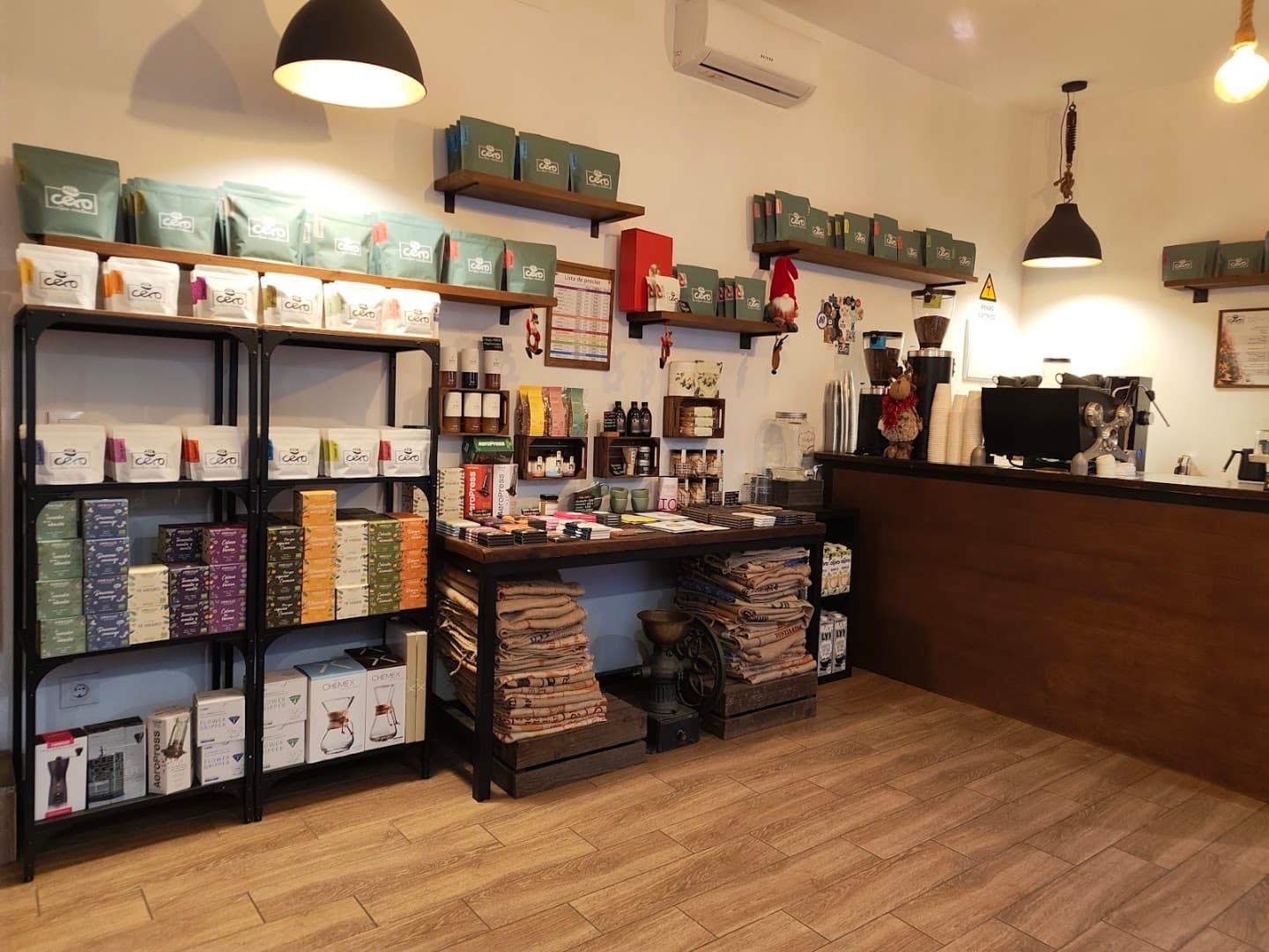 Cero Coffee Roasters - Store - specialty coffee shop in Madrid