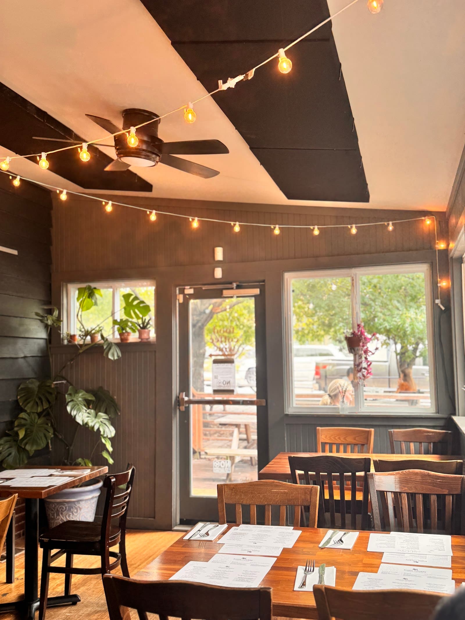 Frothy Monkey specialty coffee shop in Nashville - photo 8