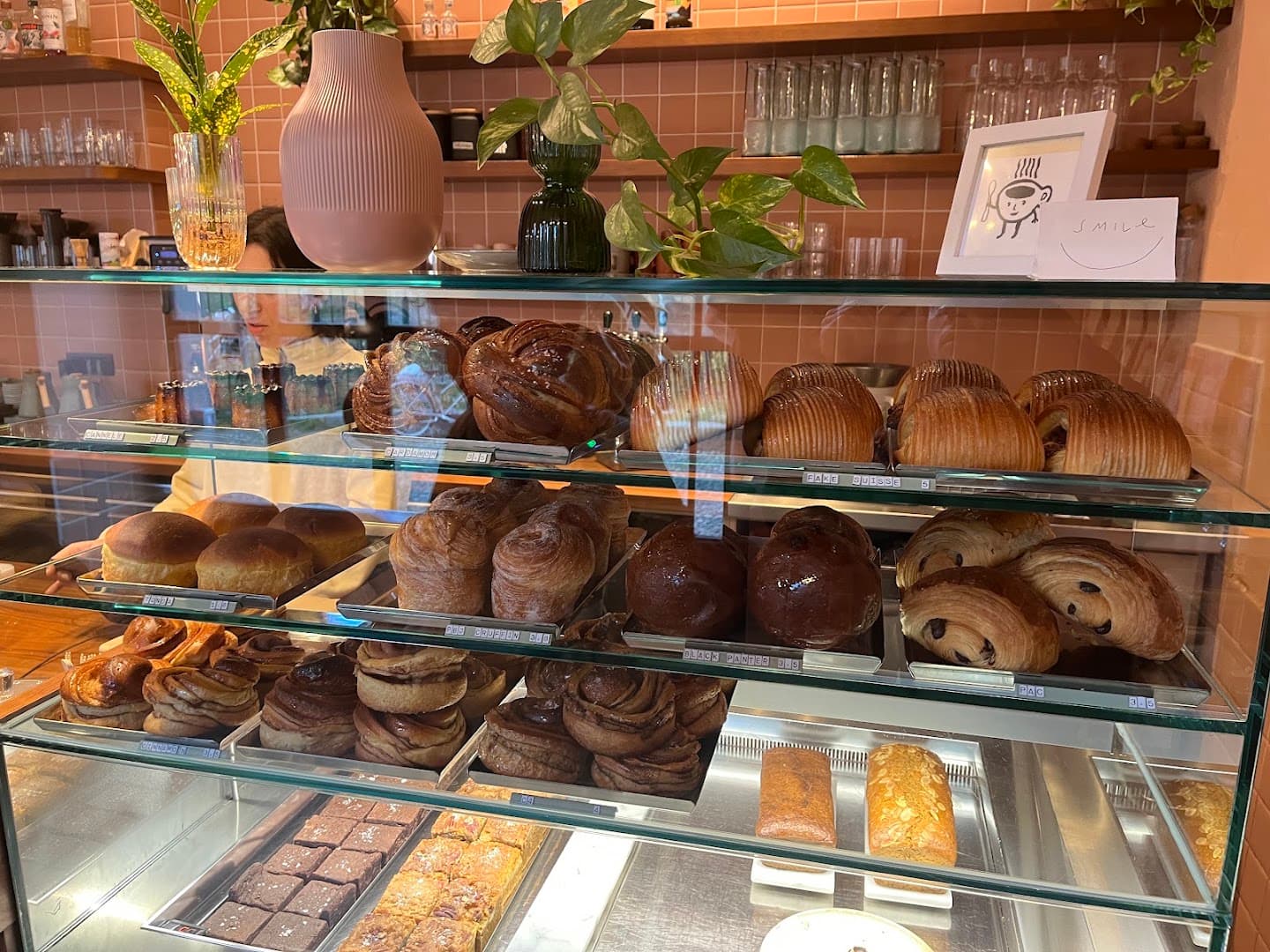 NOWHERE - CAFE - specialty coffee shop in Milan