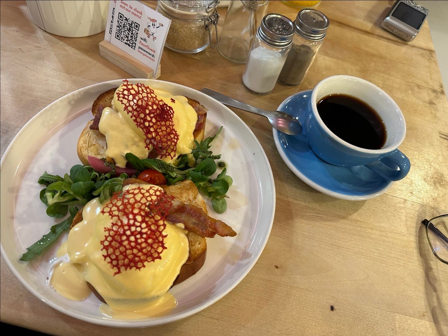 Lion's Locker Coffee & Brunch specialty coffee shop in Budapest - photo 8