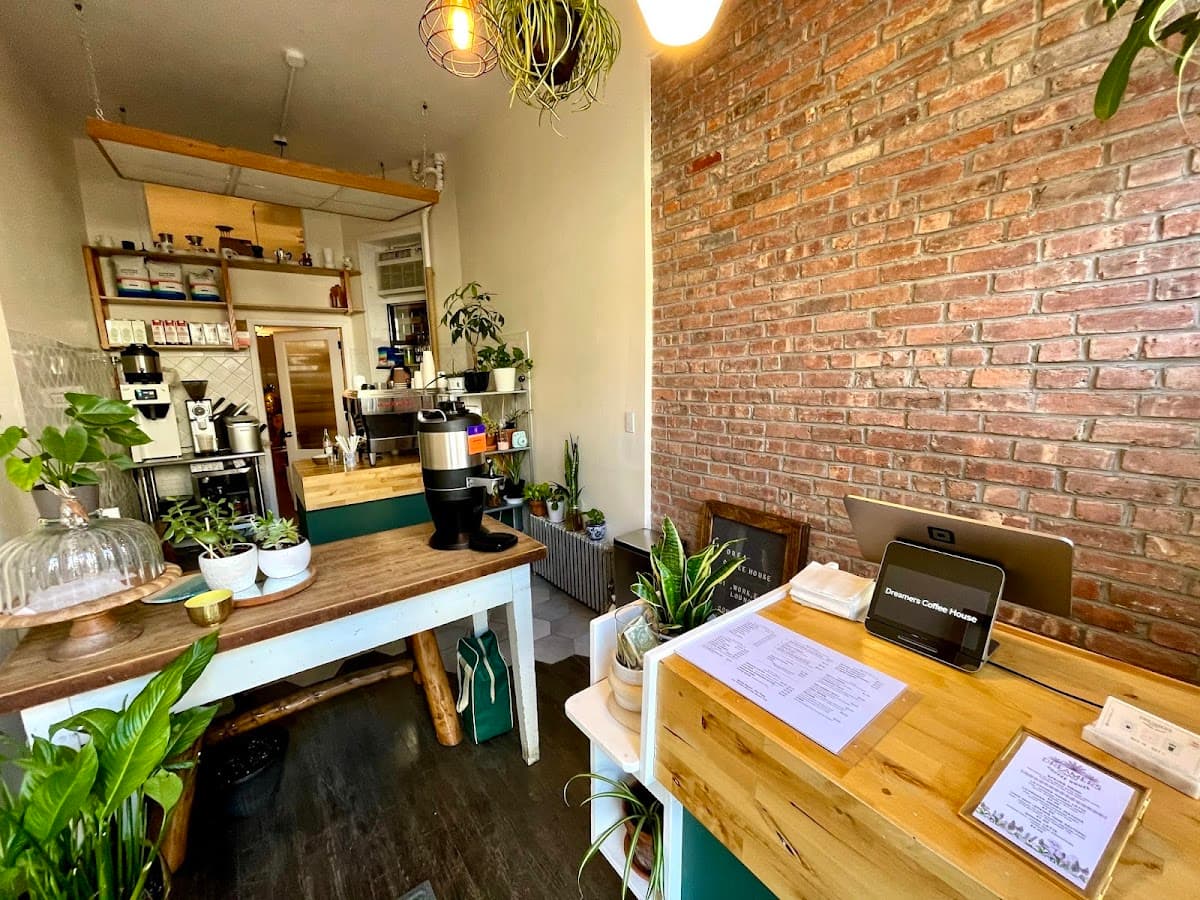 Dreamers Coffee House - specialty coffee shop in Chinatown