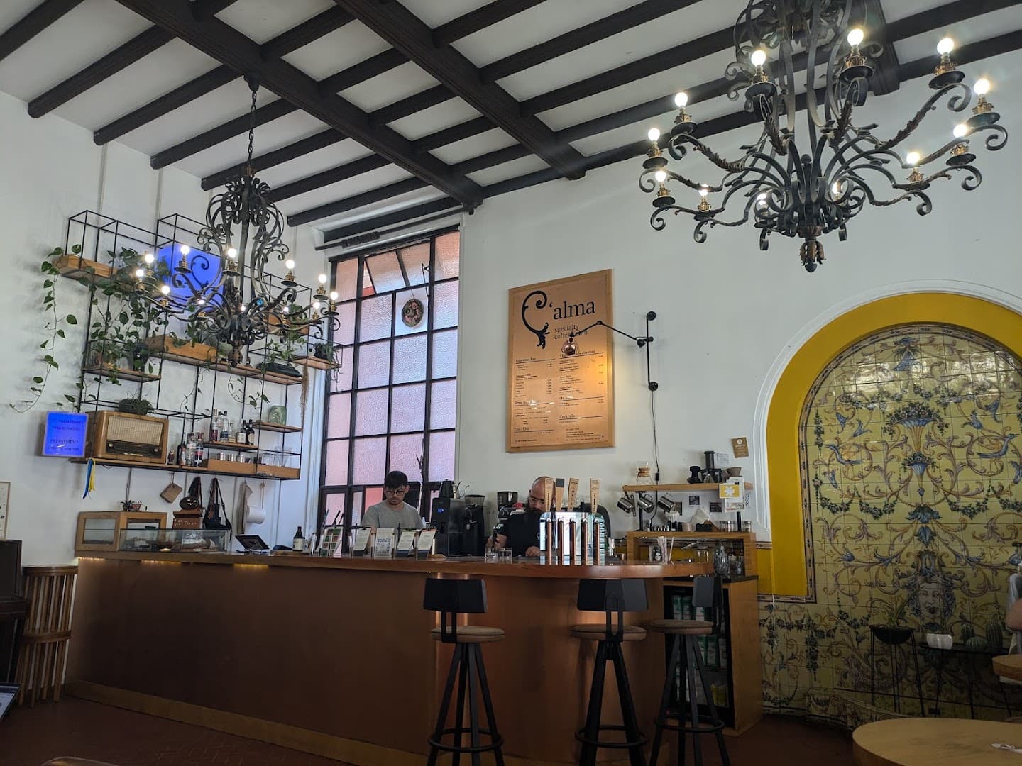 C'alma Coffee Room - specialty coffee shop in Porto