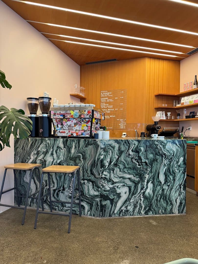 Tuttee Fruttee Coffee - specialty coffee shop in Aussersihl