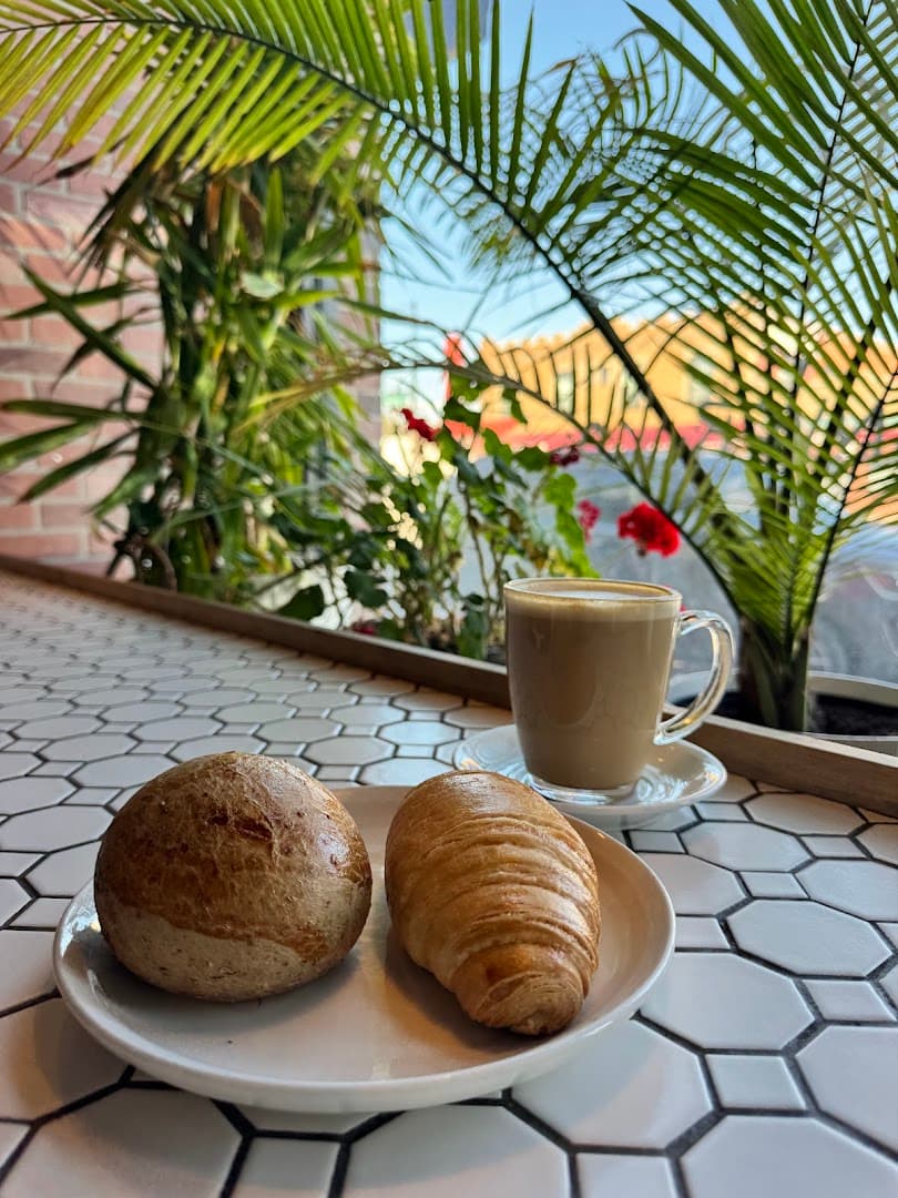 LaTinto Café specialty coffee shop in Denver - photo 4