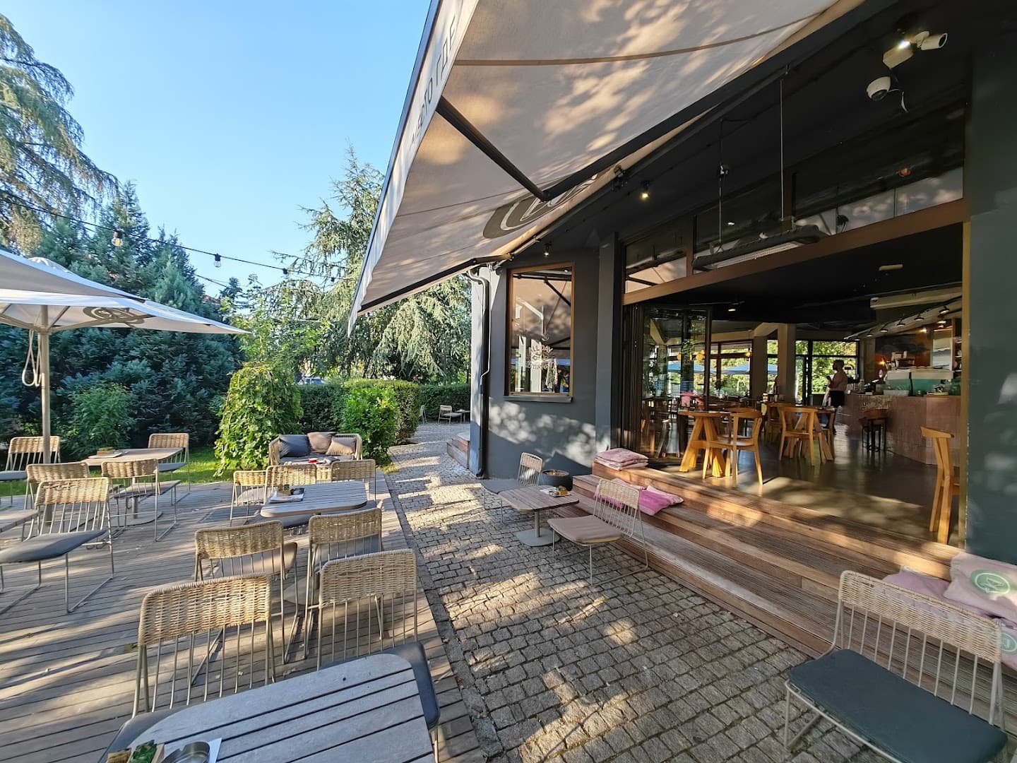 Storefront of Kafeterija Dedinje, specialty coffee shop in Belgrade