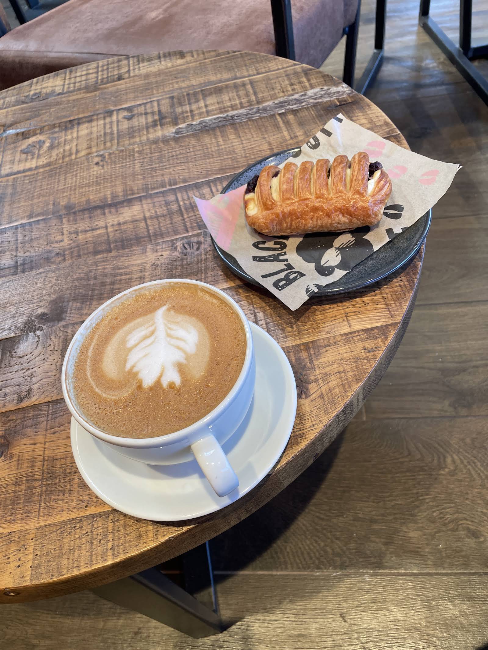 Black Sheep Coffee - specialty coffee shop in Wilshire Heights