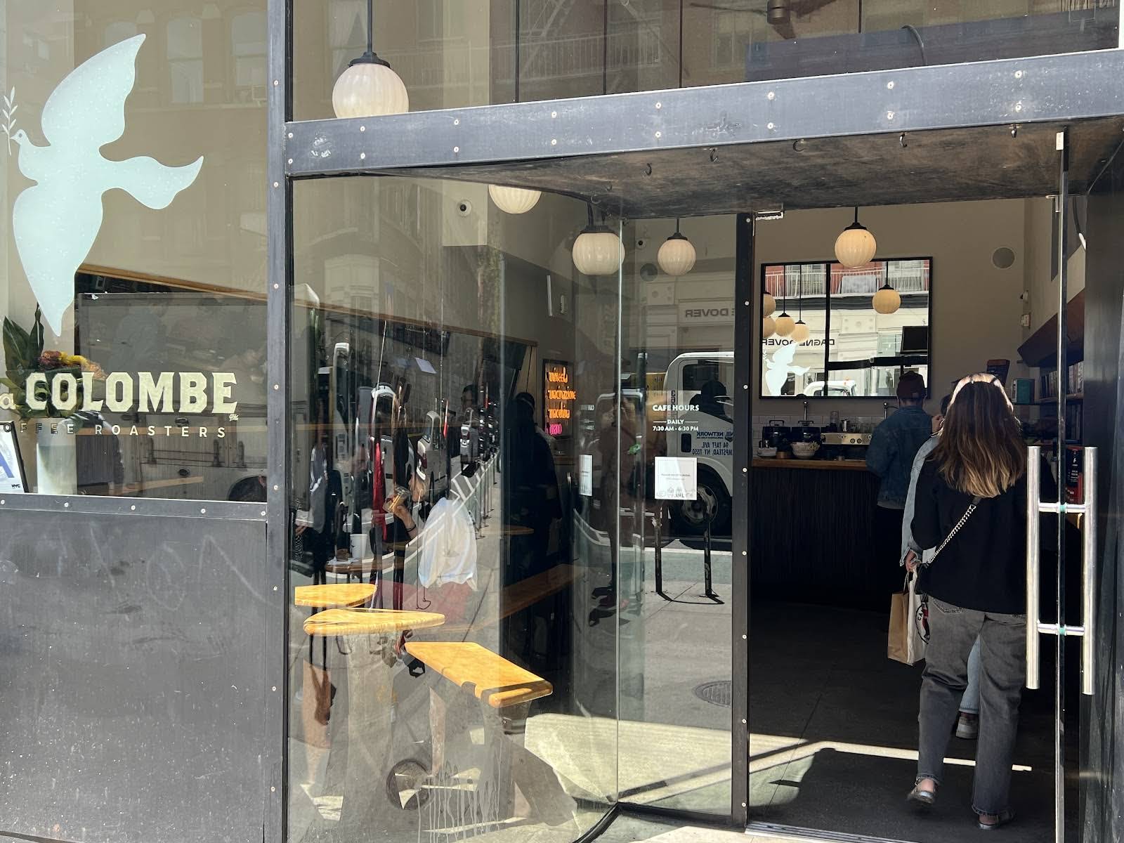 La Colombe Coffee Workshop specialty coffee shop in New York - photo 8