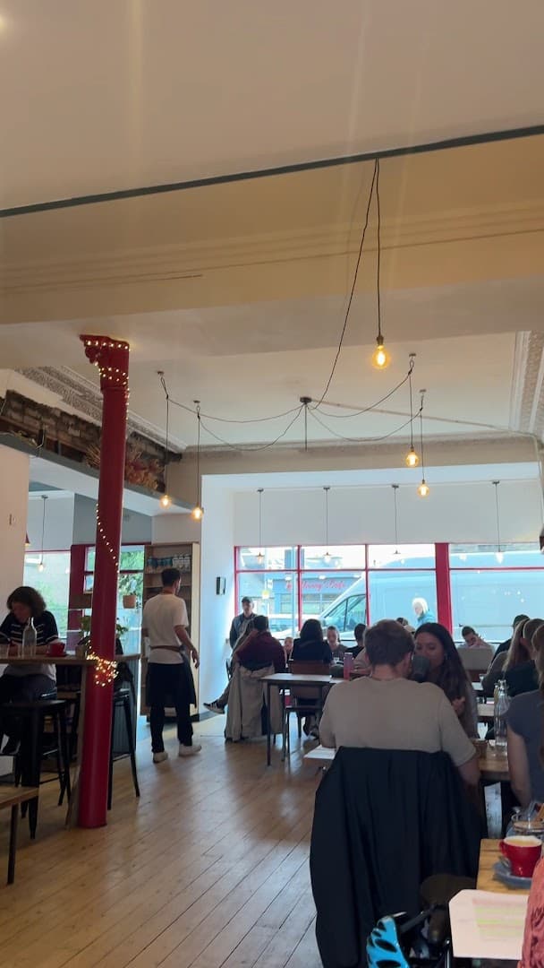 Red Kite Café - specialty coffee shop in Abbeyhill