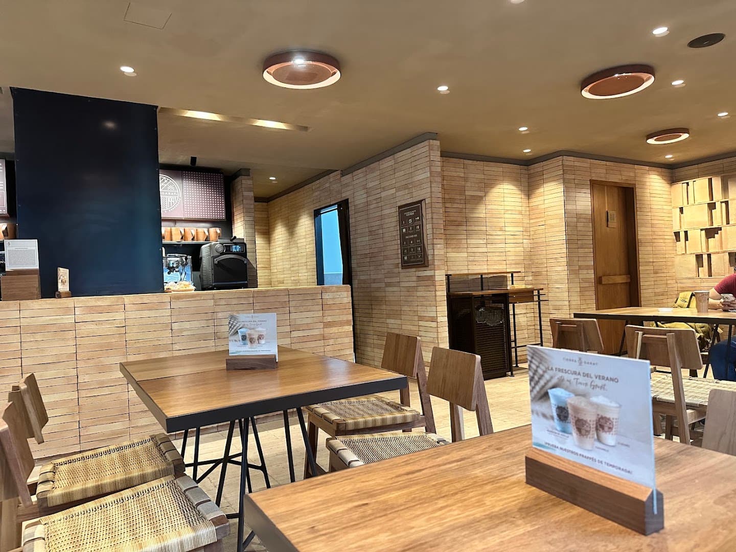 Tierra Garat Florencia - specialty coffee shop in Mexico City