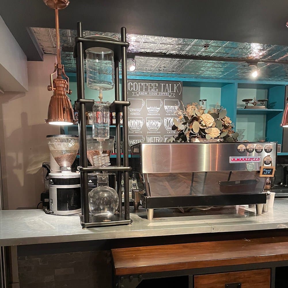 Magnolias Sous Le Pont specialty coffee shop in Dallas - photo 6