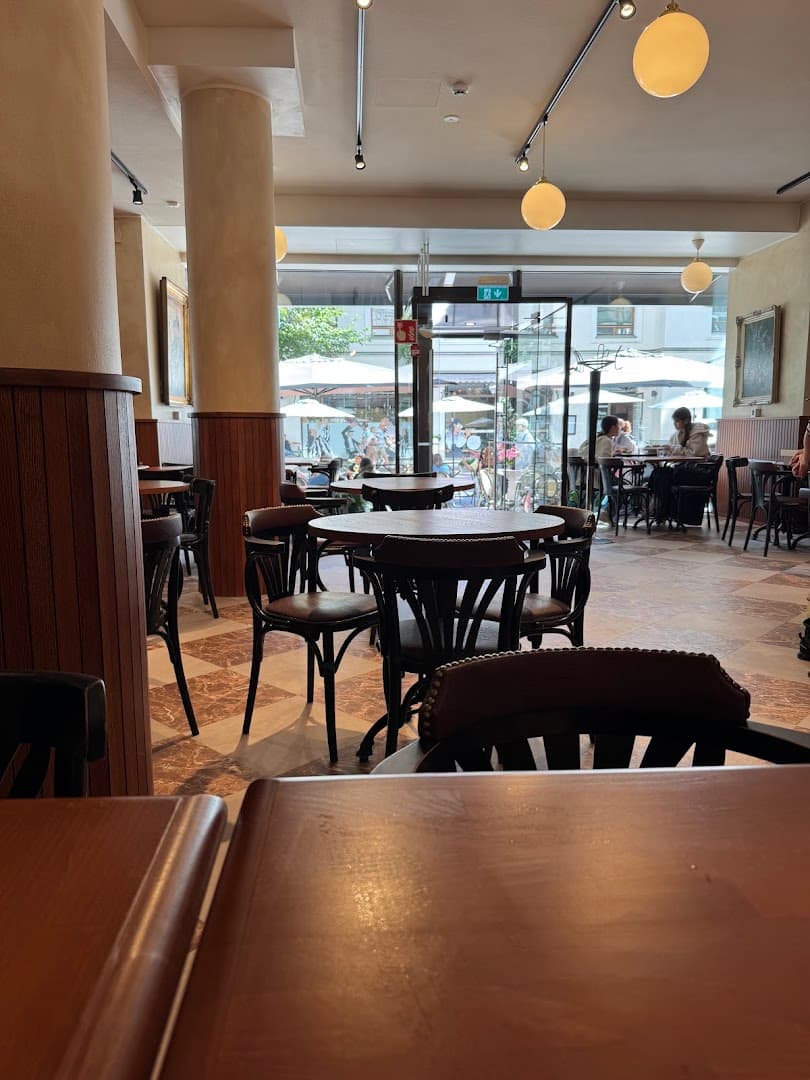 Café Esplanad - specialty coffee shop in Esplanadi